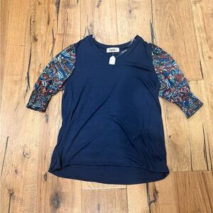 NEW Alphalete Navy Top with Colorful Sleeves